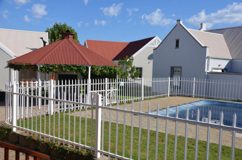 2 Bedroom Property for Sale in Oudtshoorn Western Cape